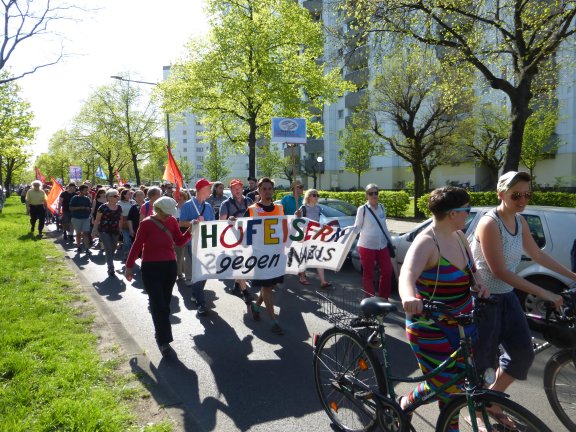 Ein weiteres Bild von Demonstranten gegen rechten Terror