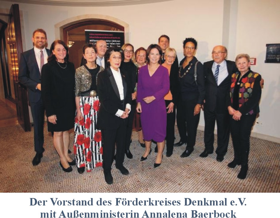Der Vorstand des Förderkreises Denkmal e.V. mit Außenministerin Annalena Baerbock